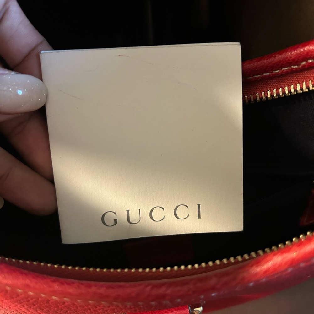 Gucci Abbey Shoulder Bag with Gold Hardware - Picture 8 of 17